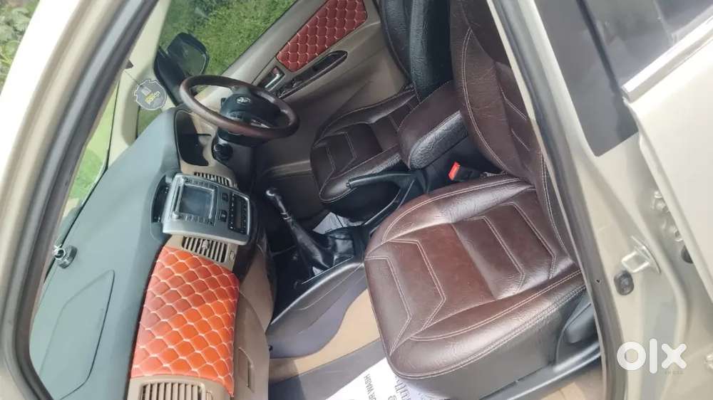 Toyota Innova 2015