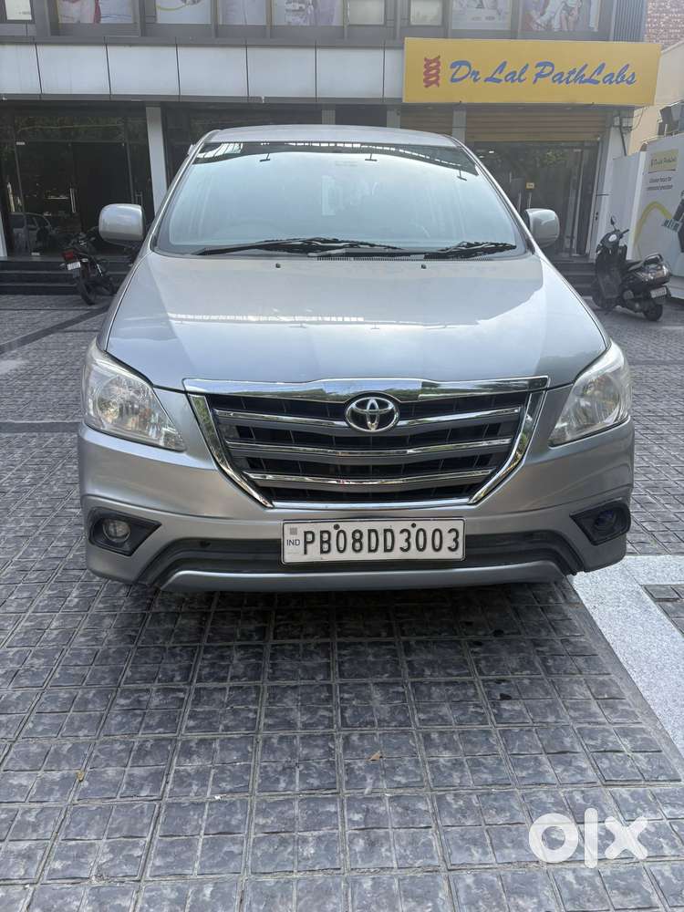 Toyota Innova 2.5 Gx (diesel) 8 Seater Bs Iv, 2015, Diesel