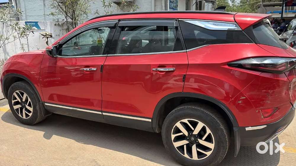 Harieer Red Colour Sunroof