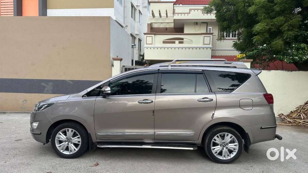 Toyota Innova Crysta 2.8z Automatic, 2016, Diesel