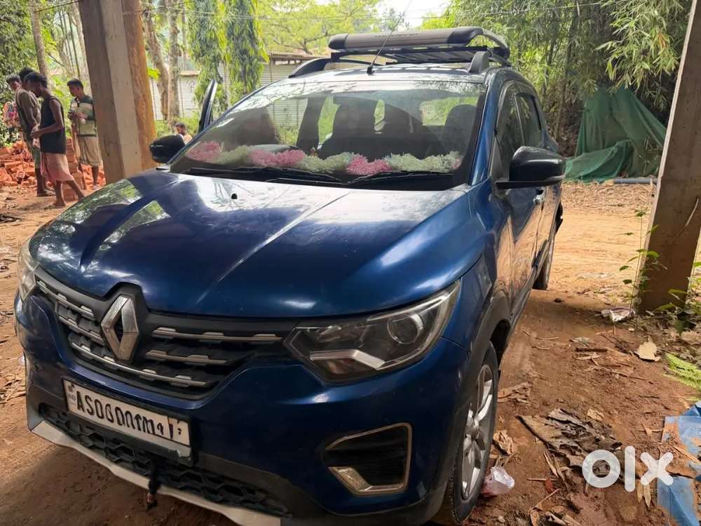 Lady Driven Renault Triber Automatic For Sale.
