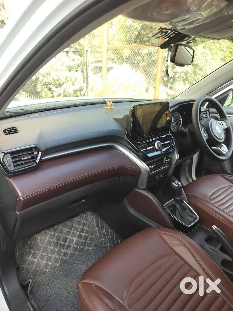 Gadi Bechkar Makan Banana Hai