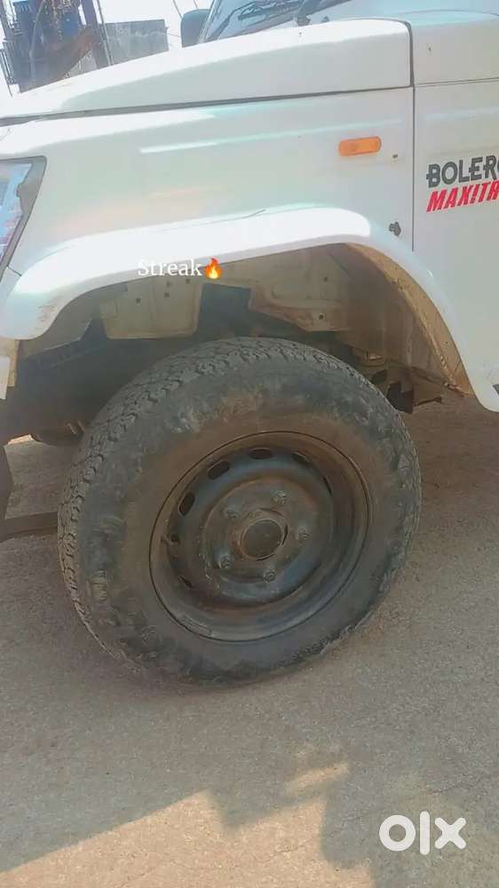 Bolero Maxitruck Mini Pic Up