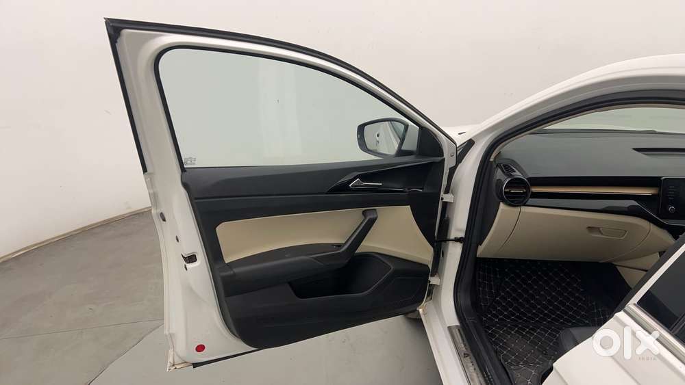 Skoda Slavia Style 1.0l Tsi At, 2023, Petrol