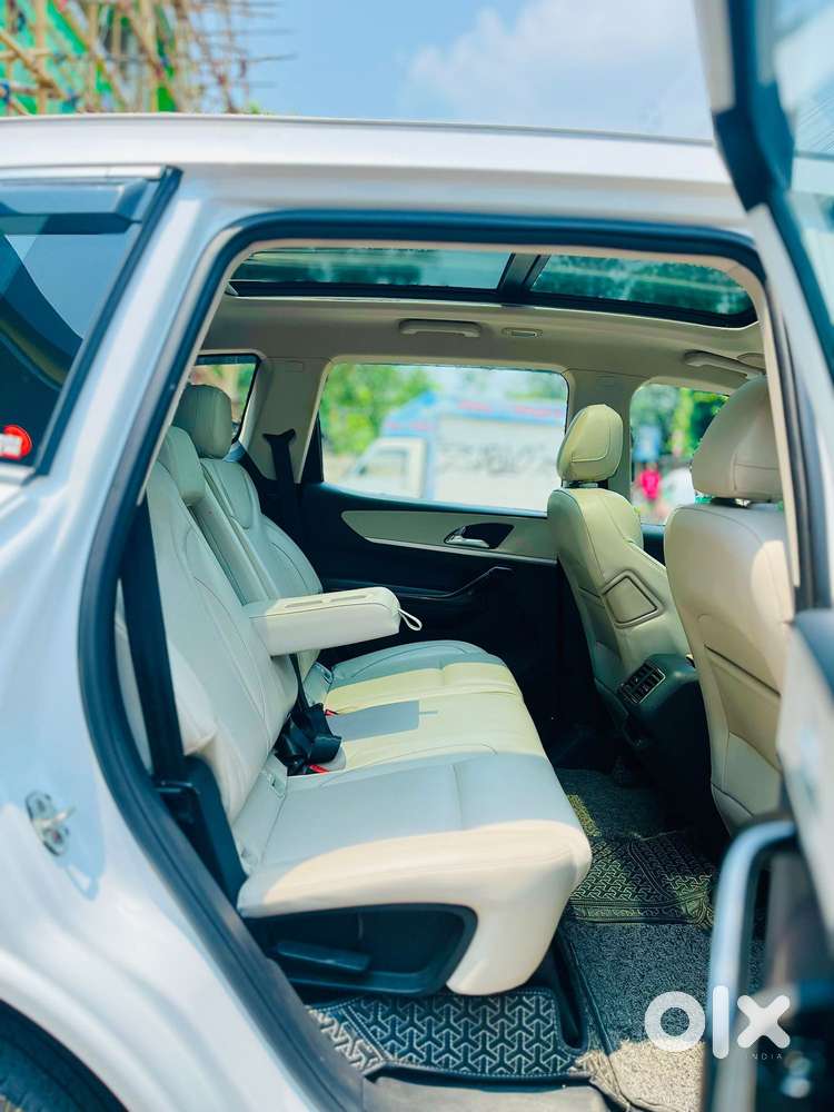Mahindra Xuv700 2.2 Ax 7 Diesel Mt Luxury Pack Str, 2024, Diesel