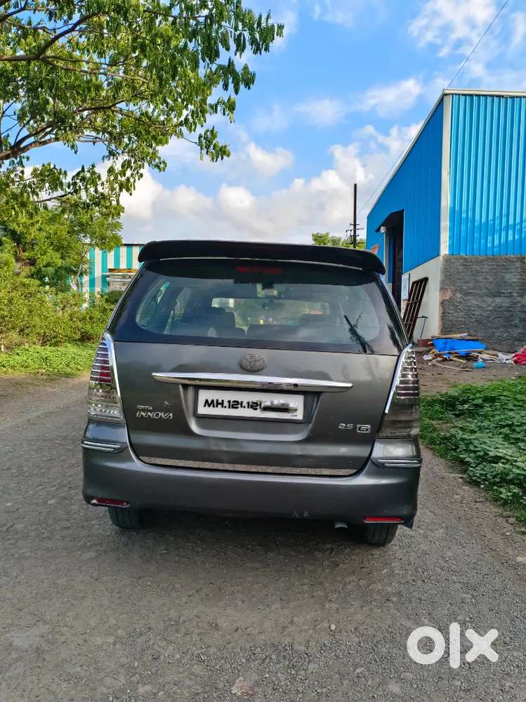 Toyota Innova 2011