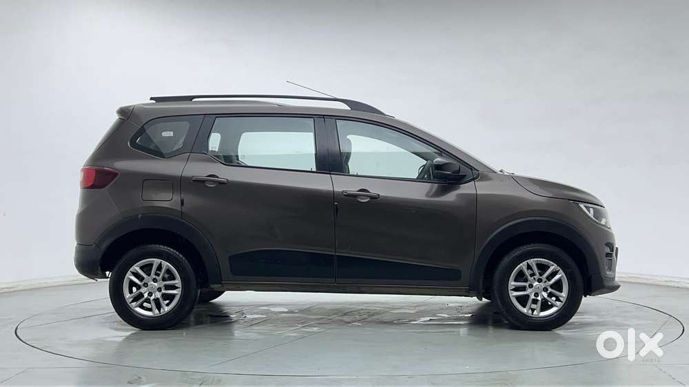Renault Triber Rxt, 2023, Petrol