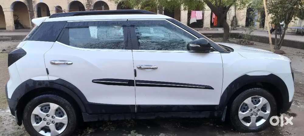 Mahindra Xuv 3xo 2024 Petrol 9000 Km Driven