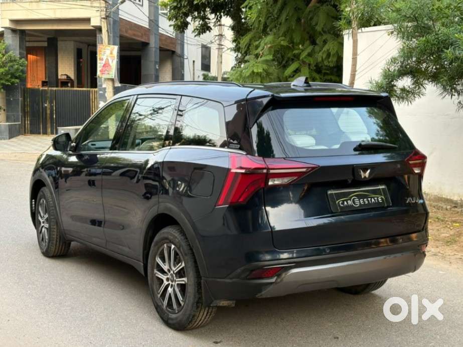 Mahindra Xuv700 2.0 Ax 7 Petrol Mt Str, 2023, Petrol
