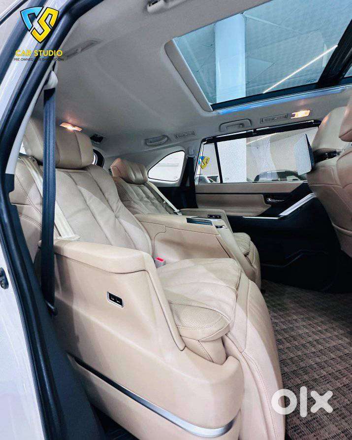 Toyota Innova Hycross 2.0 Zx (o) Hybrid 7 Str, 2024