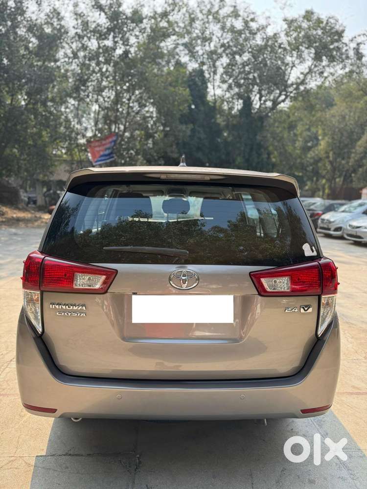 Toyota Innova Crysta