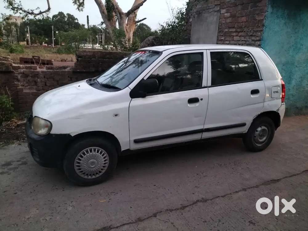 गाड़ी का मॉडल 2006 का है गाड़ी दो हट चली है