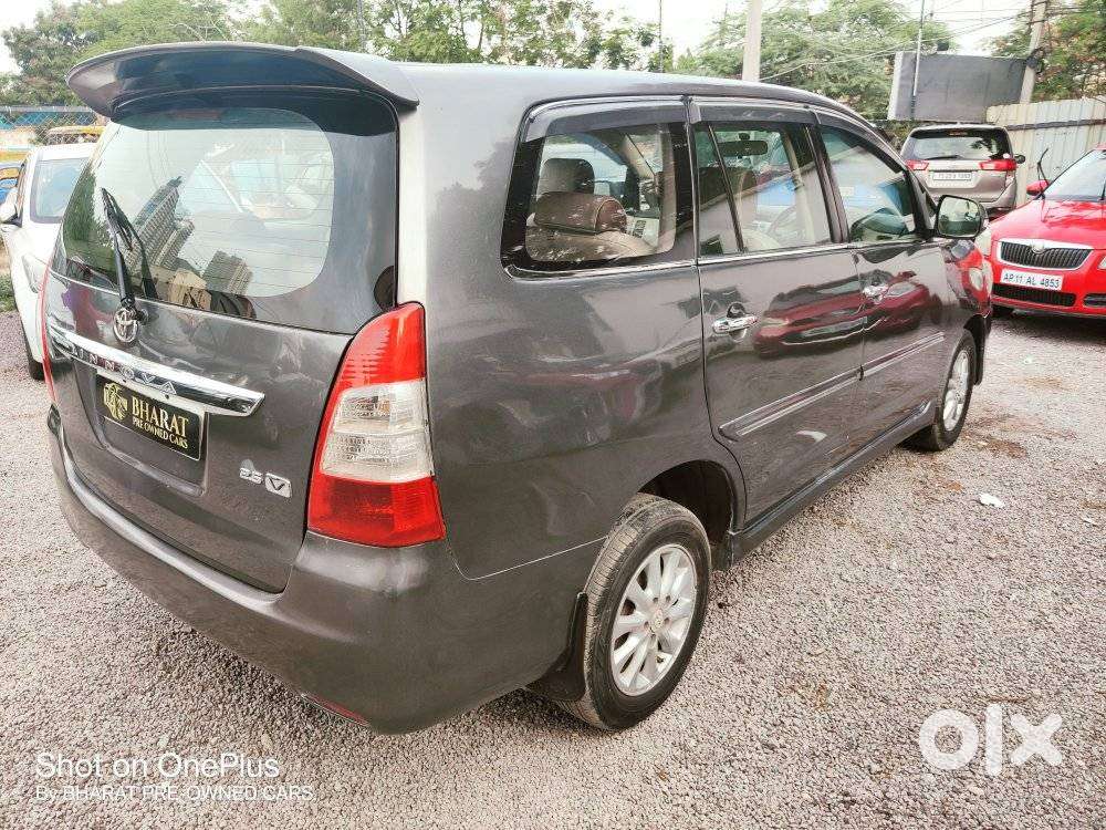 Toyota Innova 2.5 Vx (diesel) 8 Seater Bs Iv, 2012, Diesel