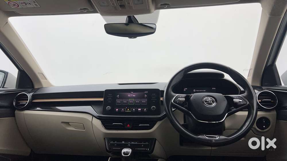 Skoda Slavia Style 1.0l Tsi Mt, 2022, Petrol