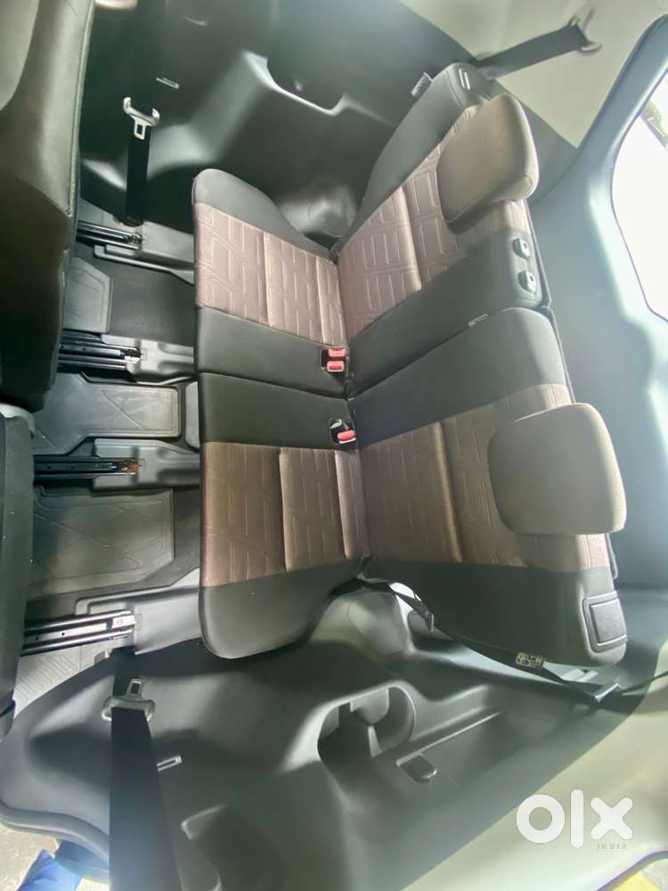 Toyota Innova Hycross 2.0 Vx Hybrid 8 Str, 2025, Cng & Hybrids