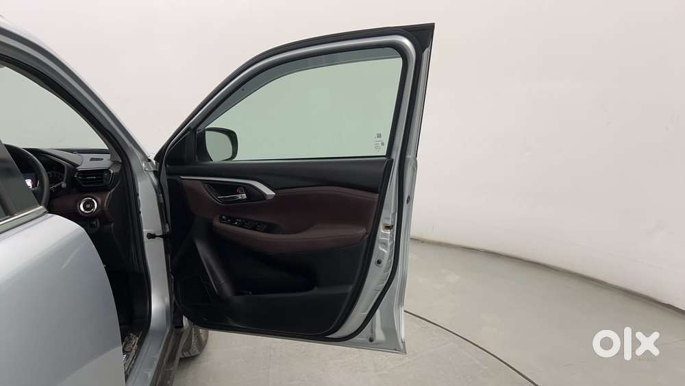 Maruti Suzuki Grand Vitara Alpha Smart Hybrid, 2024, Petrol