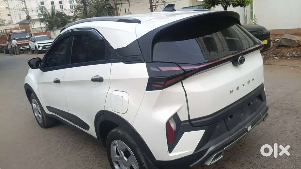 Tata Nexon Pure 2024
