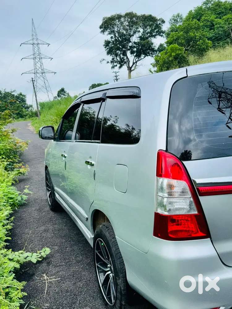 Toyota Innova 2015 Diesel 157000 Km Driven