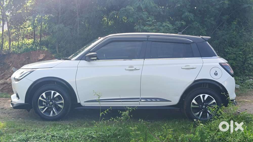 Maruti Suzuki Swift Zxi Plus Amt Dual Tone, 2025, Petrol