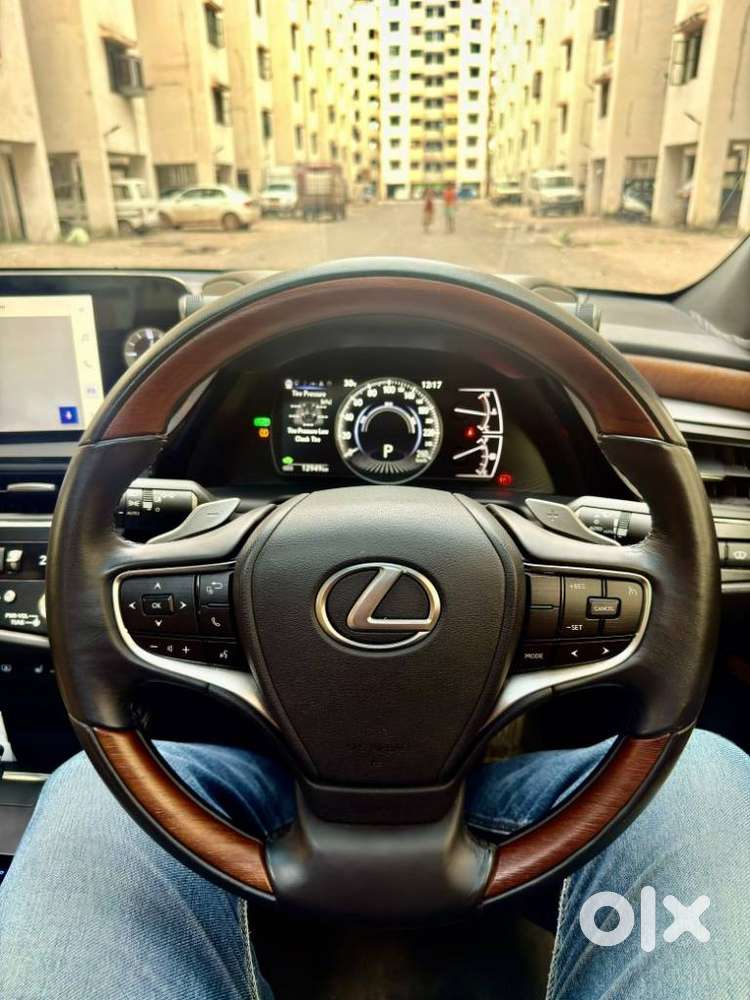 Lexus Es 300h Luxury, 2025, Cng & Hybrids