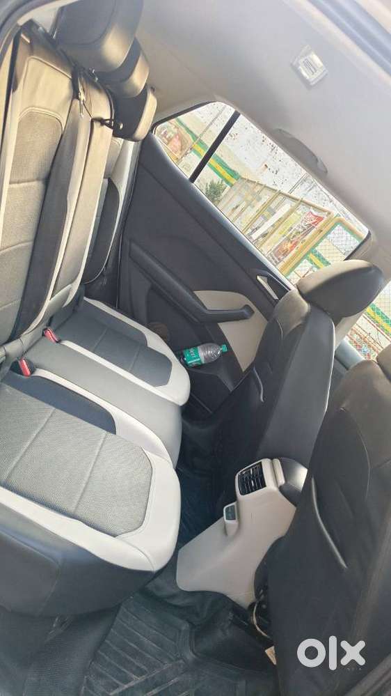 Volkswagen Taigun 1.0 Tsi Topline At, 2021, Petrol