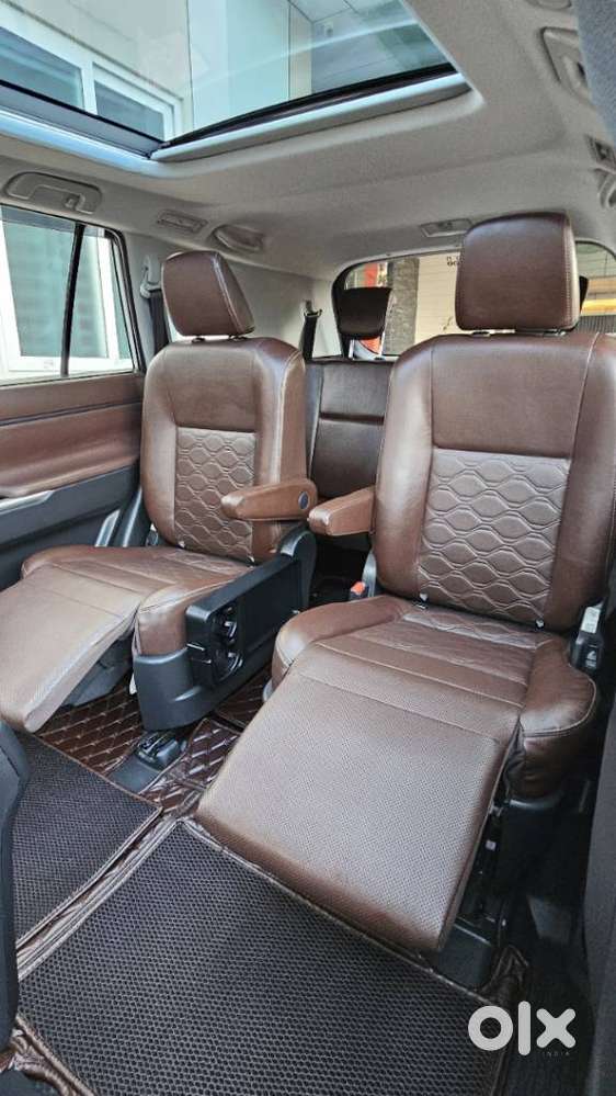 Toyota Innova Hycross 2.0 Zx (o) Hybrid 7 Str, 2025, Petrol