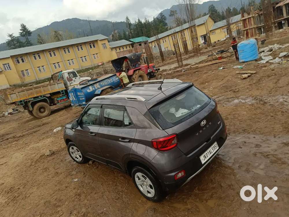 Hyundai New Venue 2019 Petrol 100000 Km Driven