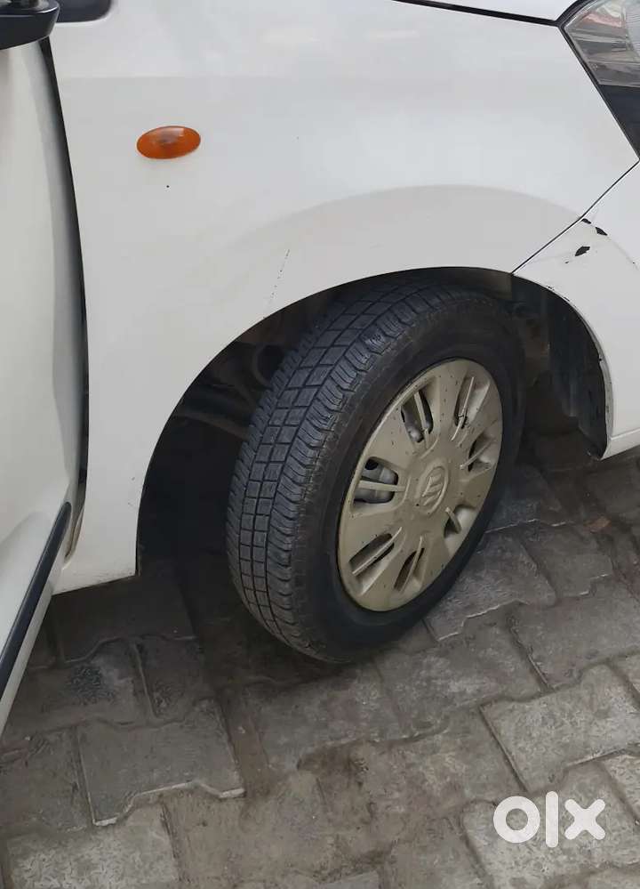Well Maintained With 2 Keys Original Colour Music System,new Tires