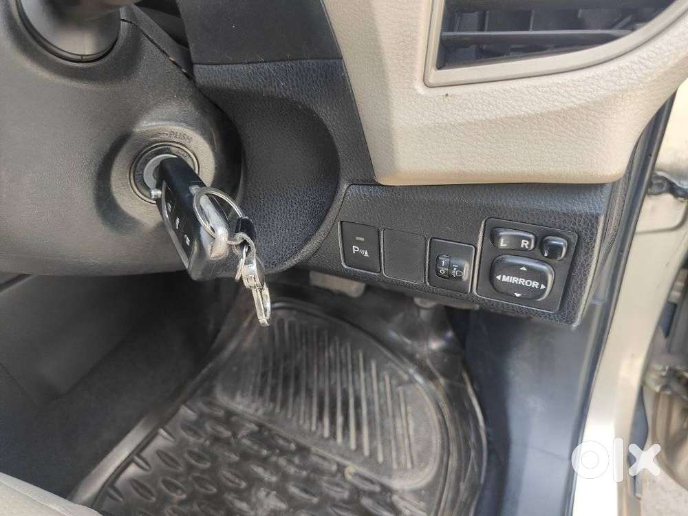 Toyota Corolla Altis G At, 2015, Petrol