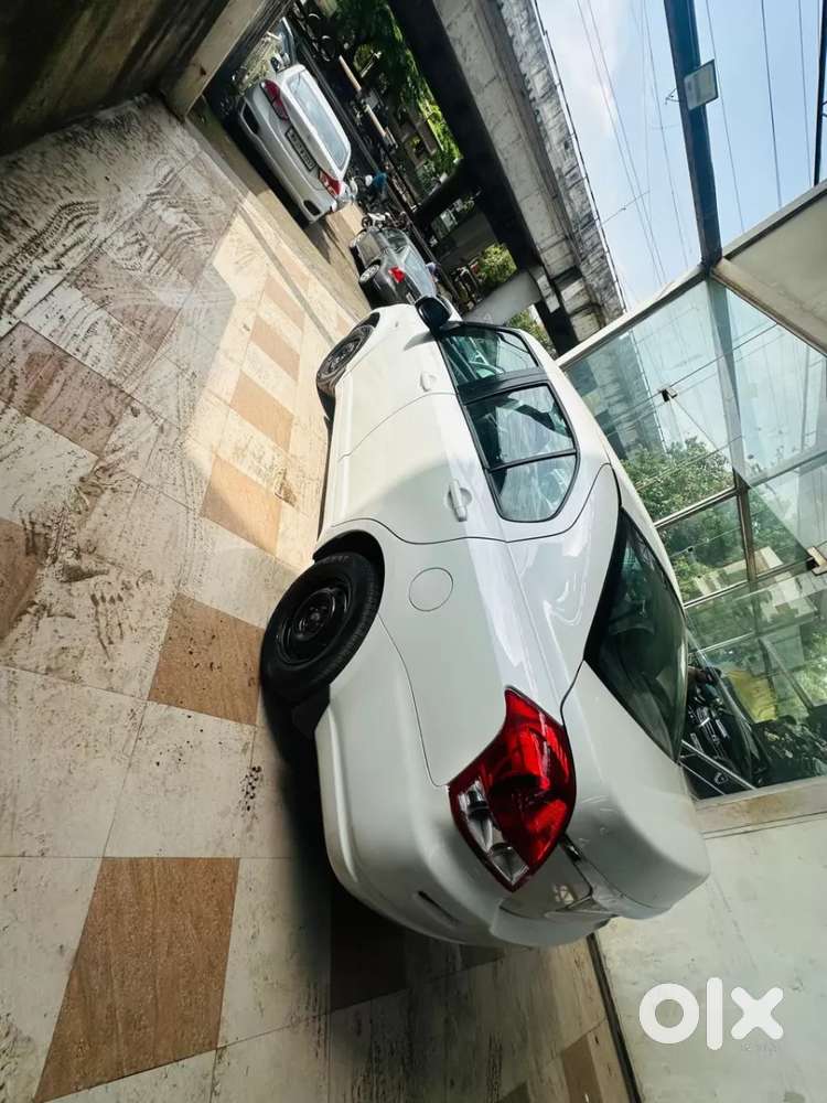 Maruti Suzuki Swift Dzire 1.3 Vxi, 2011, Petrol