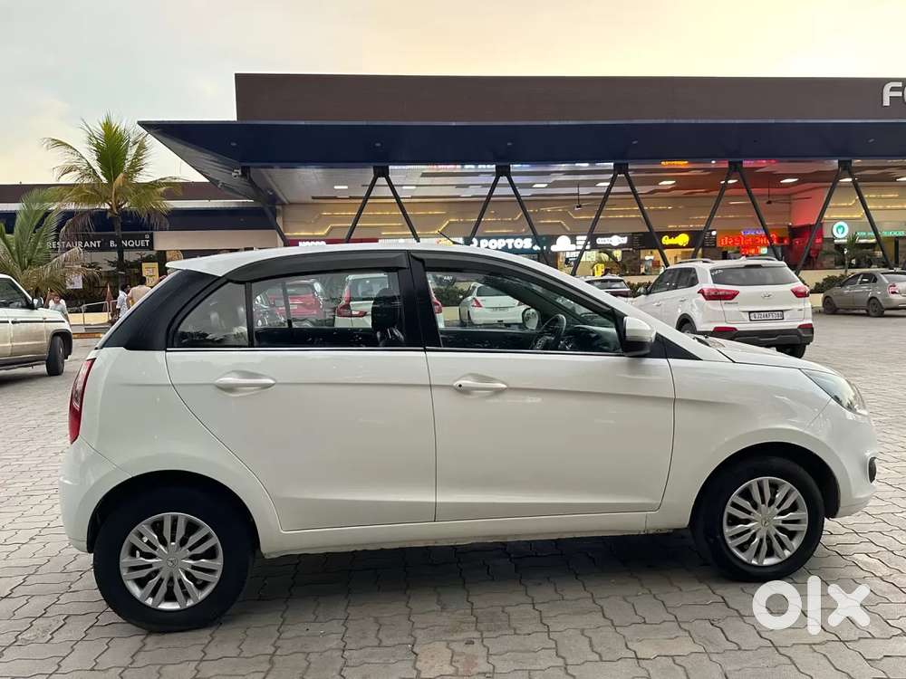 Tata Bolt Revotron Xt, 2016, Petrol
