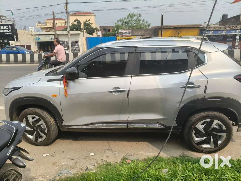 Nissan Magnite Visia Plus Silver Color