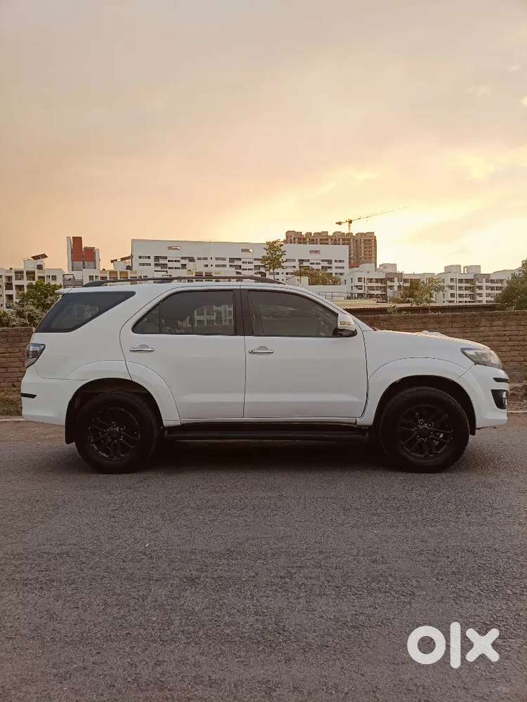 Toyota Fortuner 2015 Diesel 142000 Km Driven