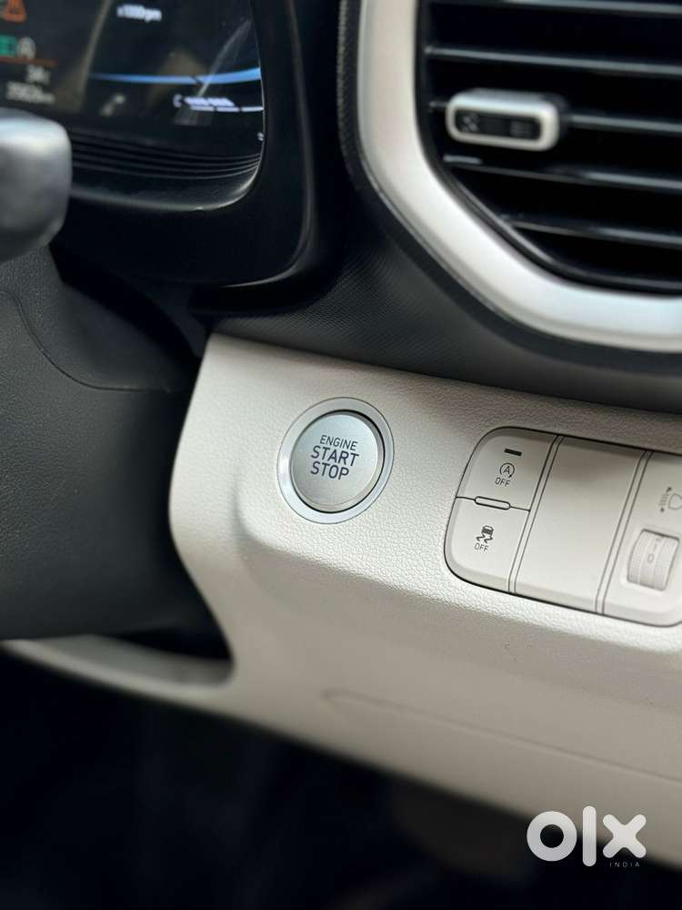 Hyundai Venue 1.0 Sx Plus Turbo Dct Dual Tone, 2023, Petrol