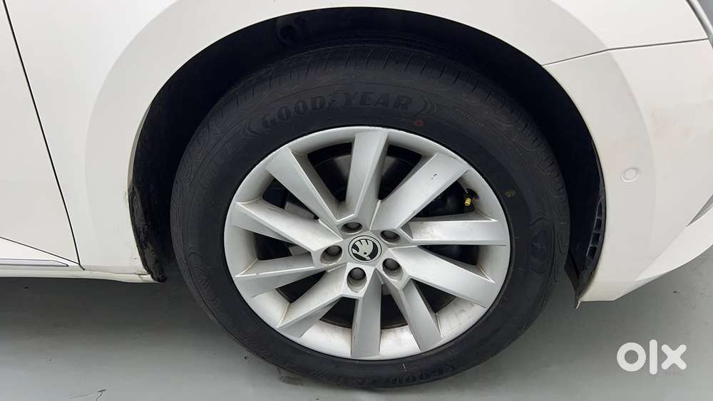 Skoda Superb Lk 1.8 Tsi At, 2018, Petrol