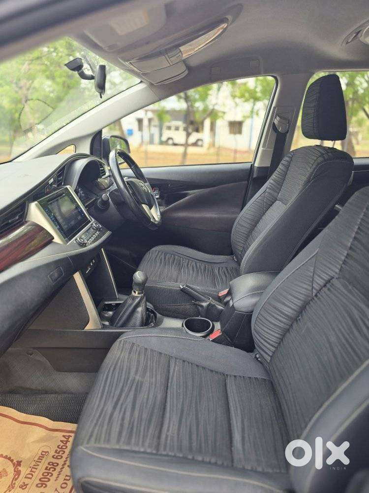 Toyota Innova Crysta 2.4 V 8 Str, 2017, Diesel