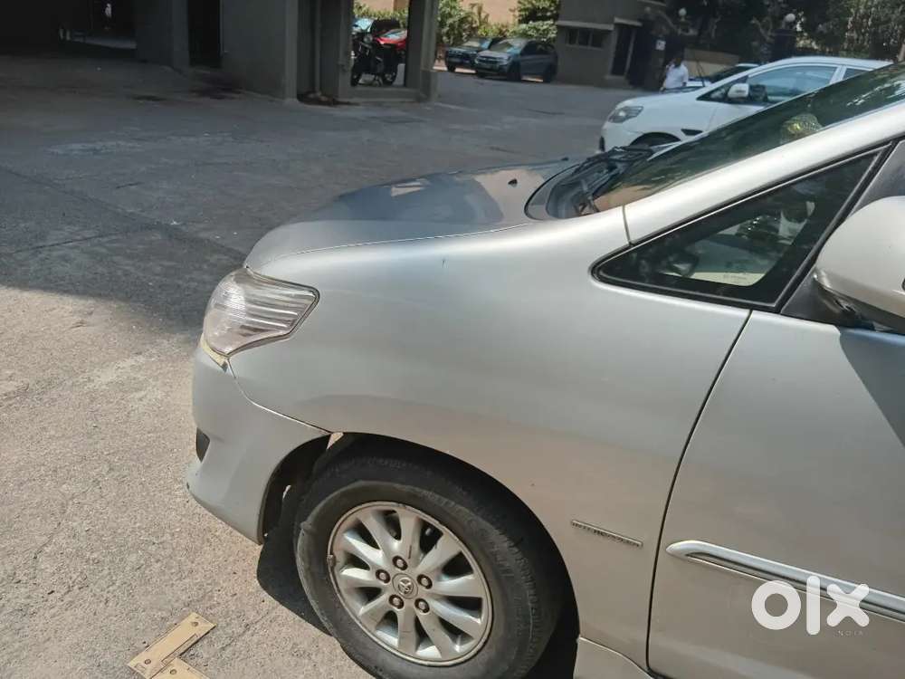 Toyota Innova 8 Seater