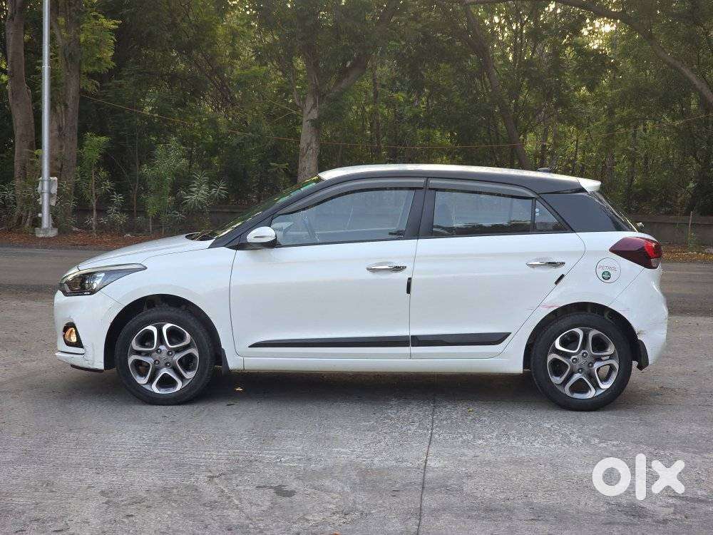 Hyundai I20 Asta (o) 1.2 Mt Dual Tone, 2019, Cng & Hybrids