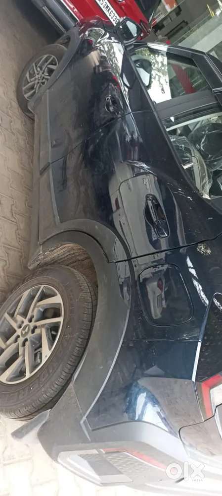 Mahindra Xuv 3xo Ax5l Mt - 2025 Petrol 1726 Km Driven