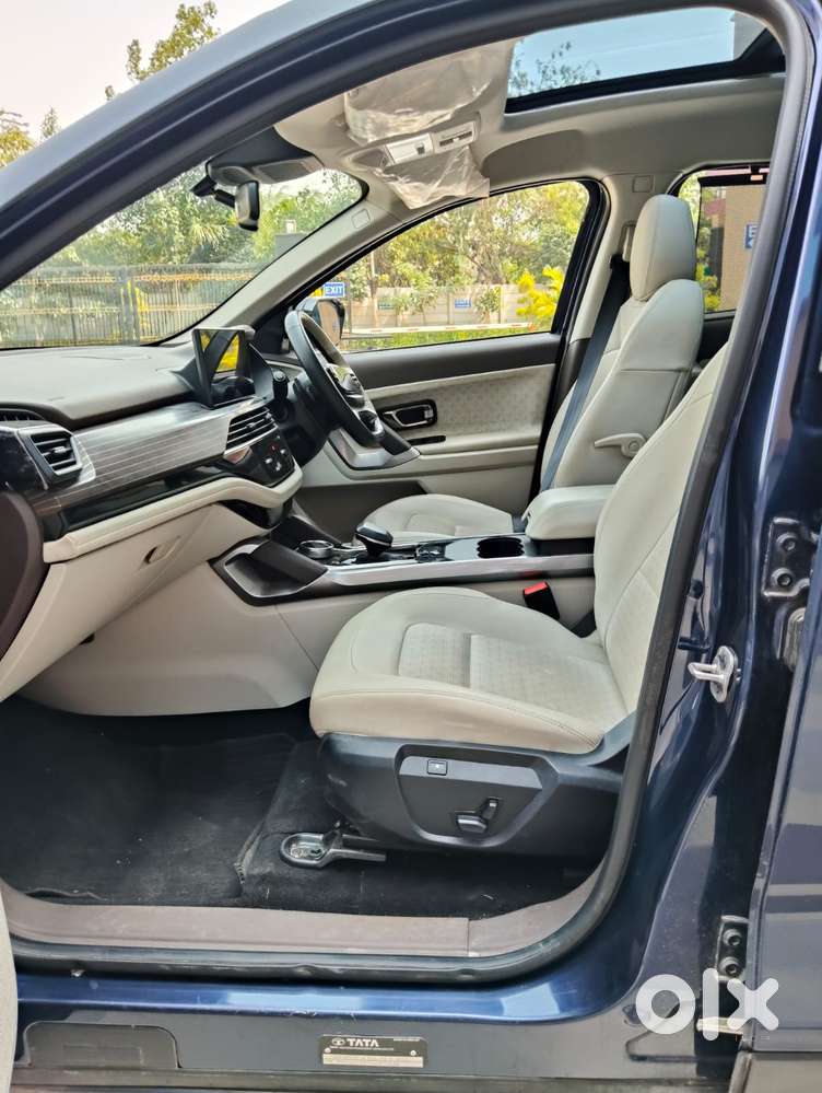 Tata Safari Accomplished Dual Tone At, 2025, Diesel