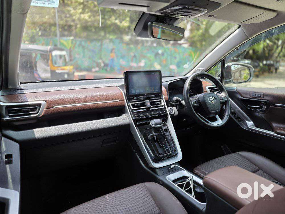 Toyota Innova Hycross 2.0 Zx (o) Hybrid 7 Str, 2023, Cng & Hybrids