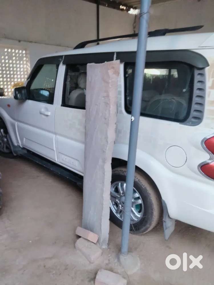 Mahindra Scorpio 2013 Diesel 128000 Km Driven A1 Candition Full