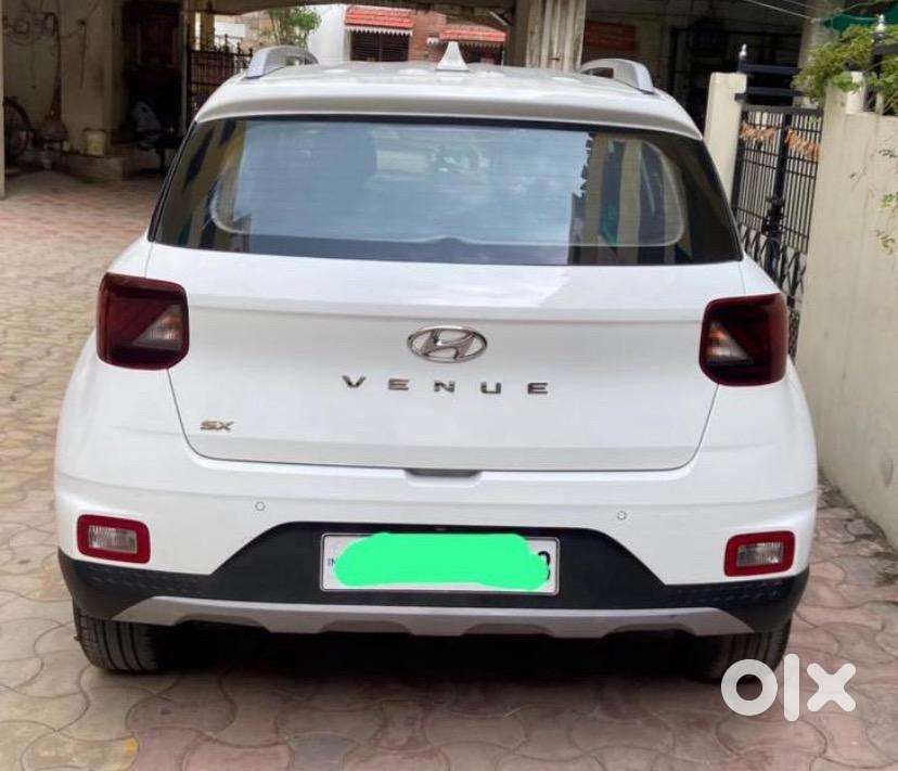 Hyundai Venue Diesel 2021 In 9.75 Lakh