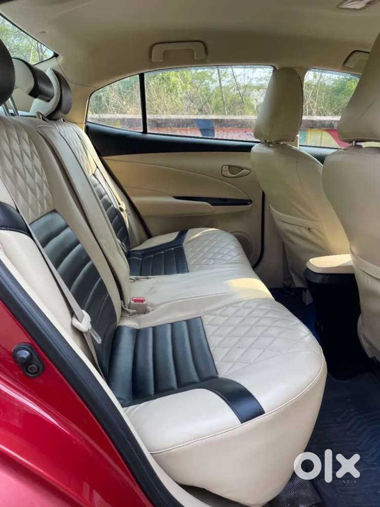 Toyota Yaris J Cvt, 2019, Petrol