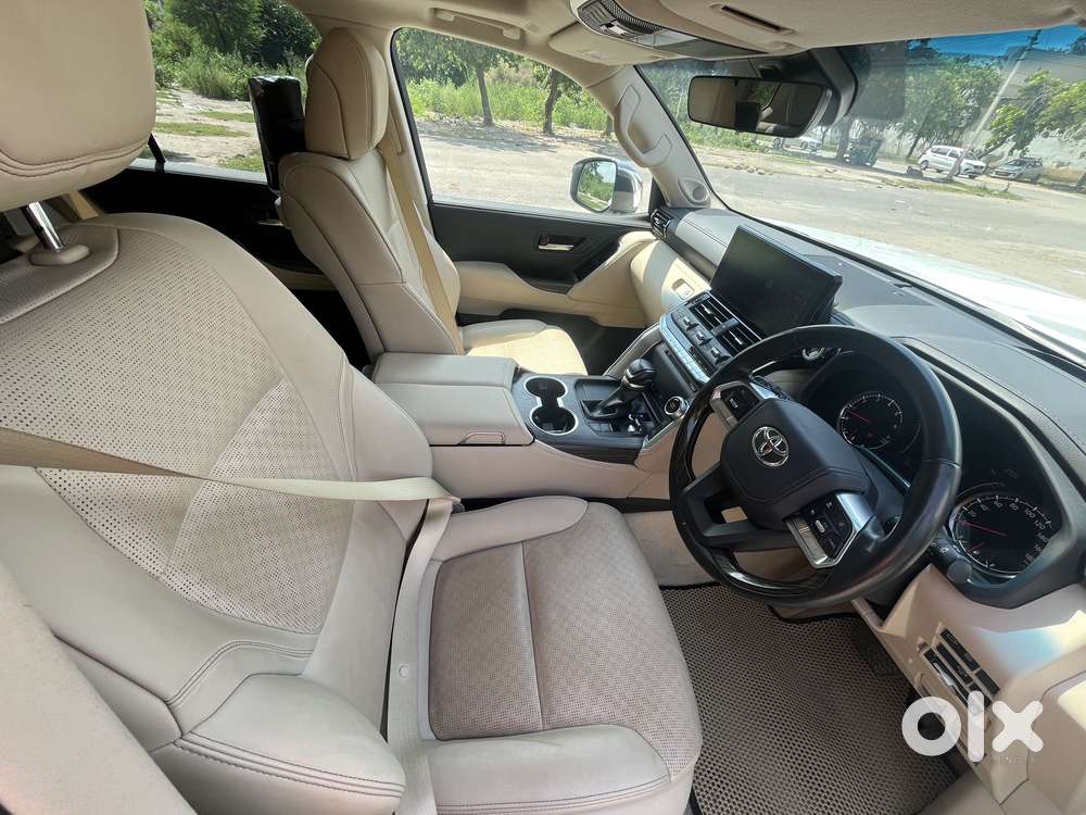 Toyota Land Cruiser Zx Petrol, 2024, Petrol