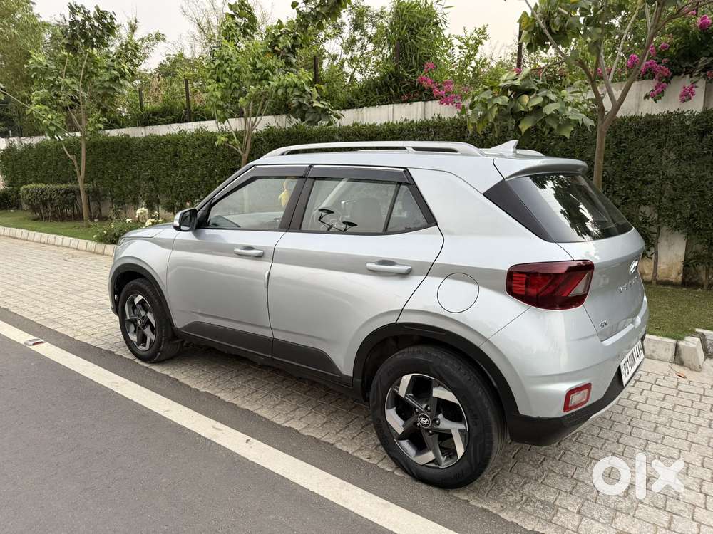 Hyundai Venue Sx (o) Mt 1.5 Diesel, 2020, Diesel