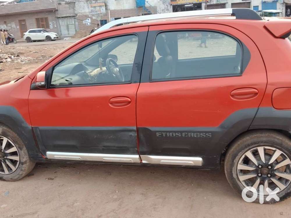 Toyota Etios Cross 1.2 Limited Edition, 2017, Petrol