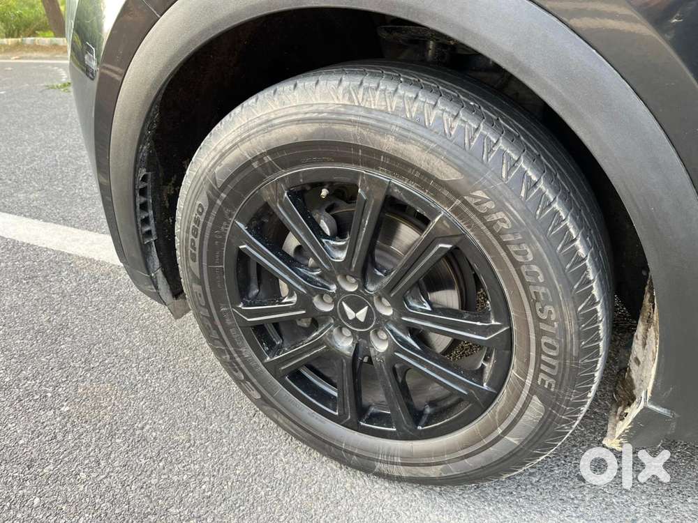 Mahindra Xuv700 2.0 Ax 7 Petrol Mt Str, 2022, Petrol