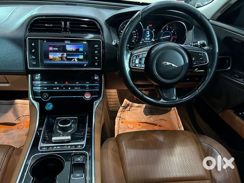 Jaguar Xe Petrol 2016 Last