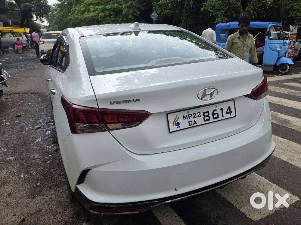 Hyundai Verna Sx 1.5 Petrol Ivt, 2022, Petrol